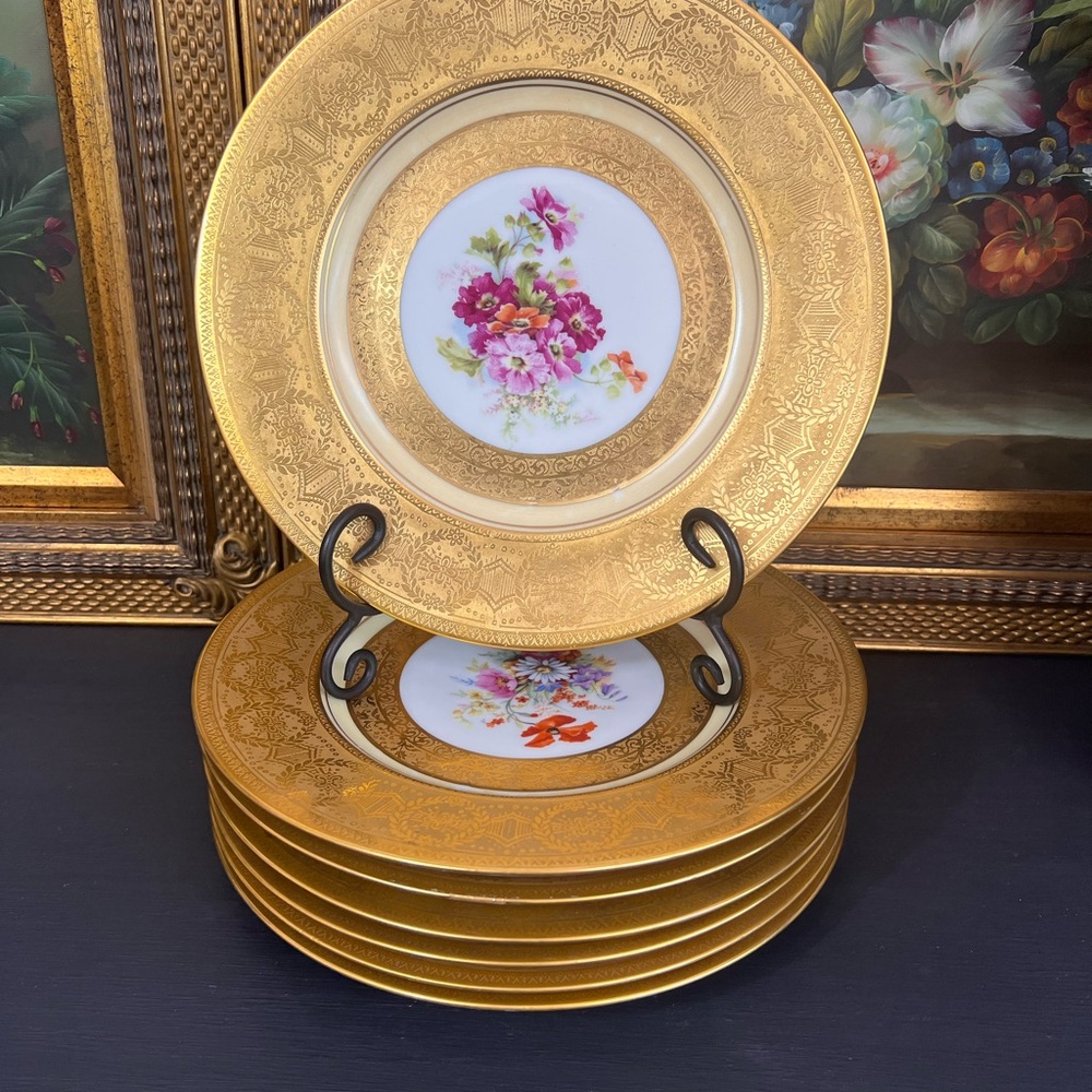 Hutschenreuther Selb L.H.S Bavaria Gold Encrusted 7 Dinner Plates - Picture 6 of 12